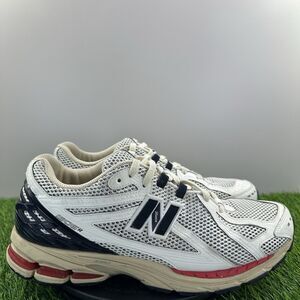 New Balance Men's White and Black Running Shoes